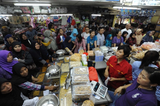 Jelang Lebaran, penjualan kue kering malah menurun