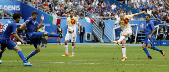 Habisi Spanyol, Italia melaju ke babak 8 besar