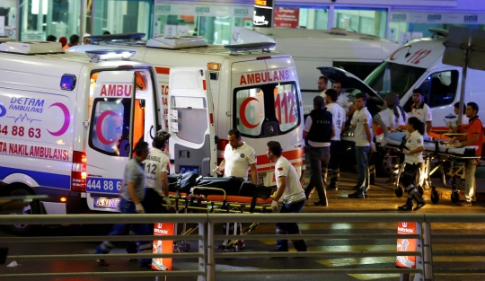 Suasana mencekam Bandara Istanbul usai serangan bom bunuh diri