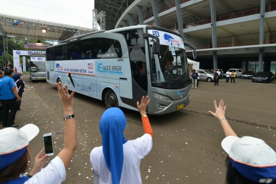 Badut meriahkan pelepasan mudik gratis bareng BRI di Senayan