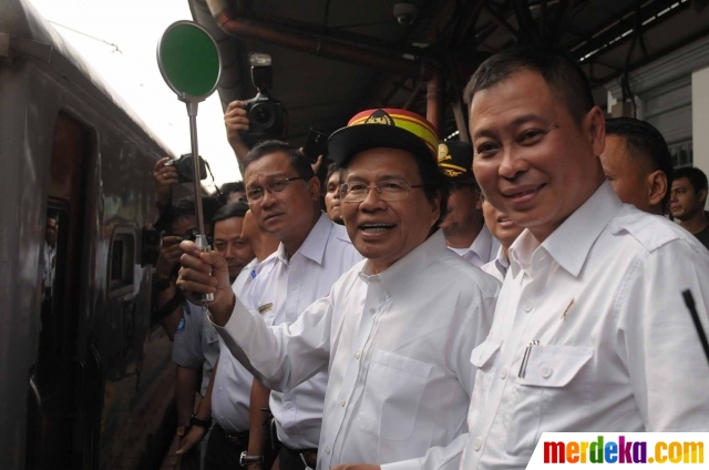 Foto : Menteri Rizal Ramli & Jonan sidak arus mudik di 