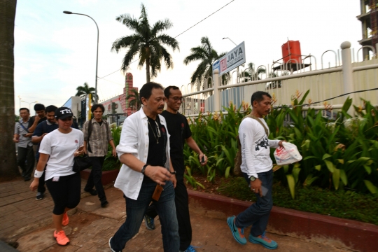 Aksi Dirut BEI pulang jalan kaki penuhi nazar IHSG tembus 5.000