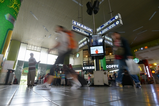 H-4 Lebaran, arus mudik di Stasiun Gambir lengang