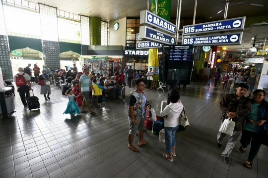 H-4 Lebaran, arus mudik di Stasiun Gambir lengang