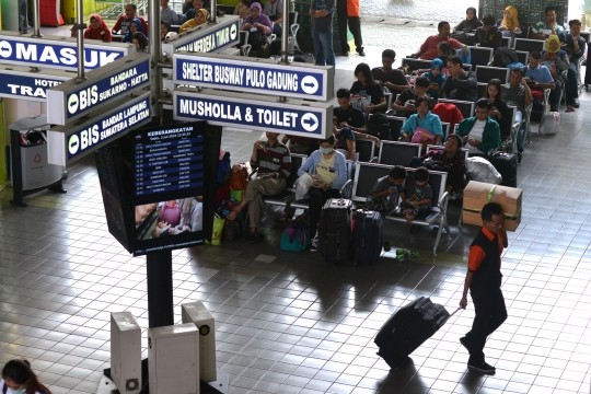 H-4 Lebaran, arus mudik di Stasiun Gambir lengang