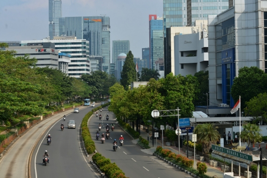 Menikmati nyamannya lalu lintas Jakarta saat lengang