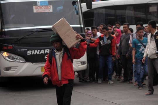 Arus mudik di Terminal Kampung Rambutan melonjak 38 persen