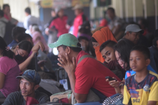 H-2 Lebaran, arus mudik di Terminal Pulogadung terpantau sepi