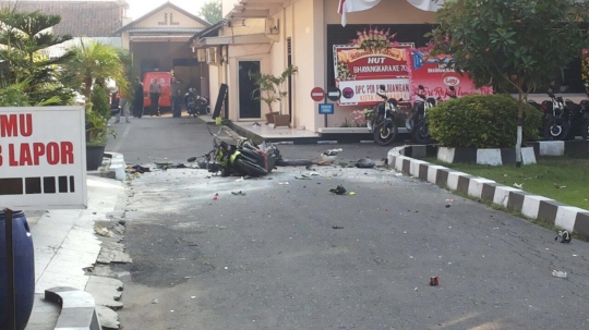 Suasana mencekam Mapolresta Surakarta usai serangan bom bunuh diri