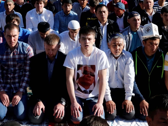Ratusan ribu muslim Rusia laksanakan salat Idul Fitri