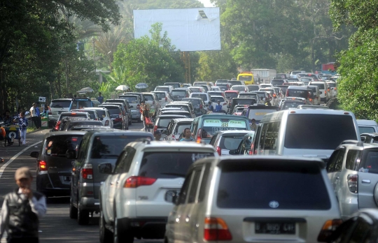 Libur Lebaran, jalur menuju Puncak macet parah