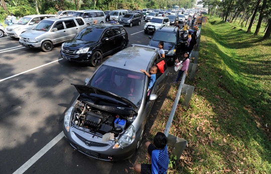 Libur Lebaran, jalur menuju Puncak macet parah