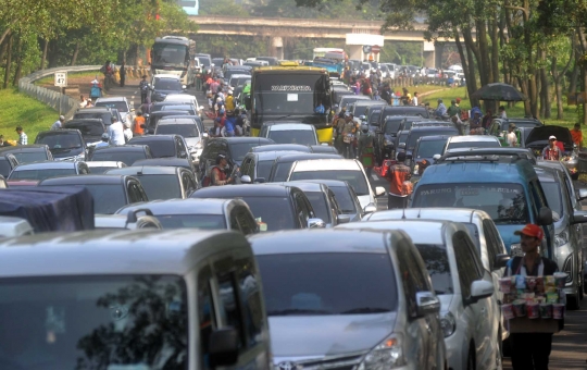 Libur Lebaran, jalur menuju Puncak macet parah