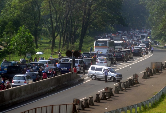 Libur Lebaran, jalur menuju Puncak macet parah