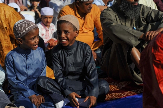 Penampakan muslim AS padati jalanan New York untuk salat Id