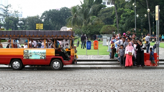 Ribuan pengunjung padati Monas