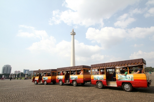 Ribuan pengunjung padati Monas