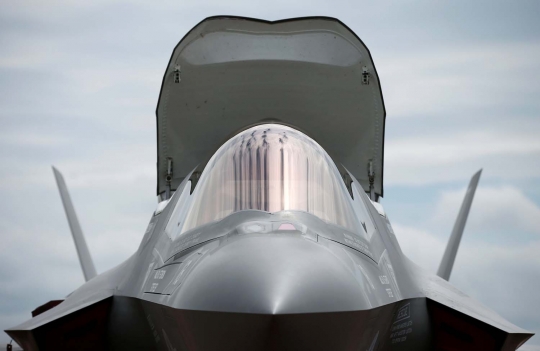 Ini wujud F-35B Lightning II, jet siluman paling mematikan