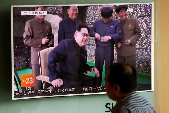 Aksi rudal balistik Korea Utara meluncur dari kapal selam