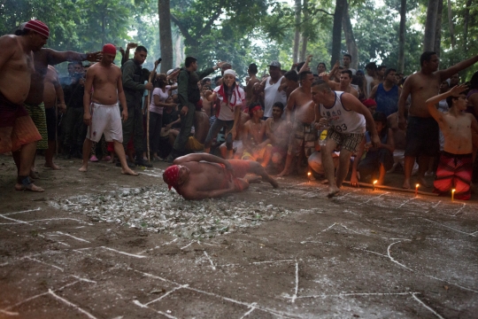 Intip ritual keagamaan penuh mistis di tengah hutan Venezuela