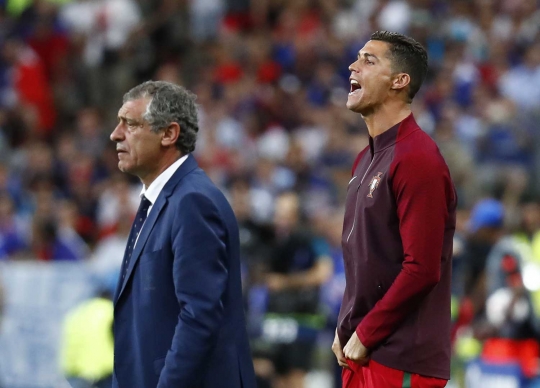 Aksi Ronaldo saat jadi asisten pelatih dadakan