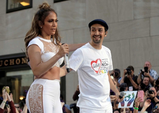 Gaya seksi Jennifer Lopez di acara 'Today' NBC