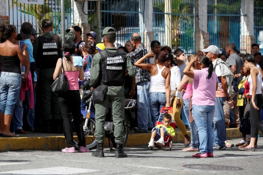 Serbuan warga Venezuela ke supermarket negeri tetangga