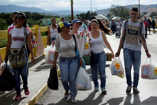 Serbuan warga Venezuela ke supermarket negeri tetangga