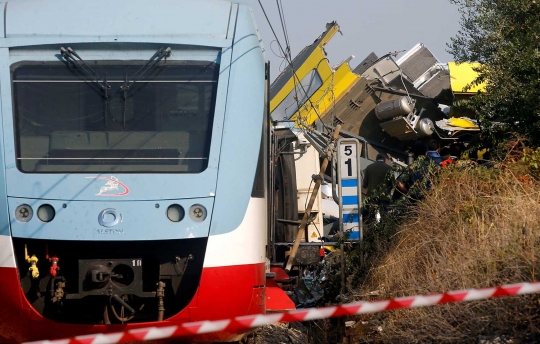 Parahnya kecelakaan maut 2 kereta di Italia hingga tewaskan 20 orang