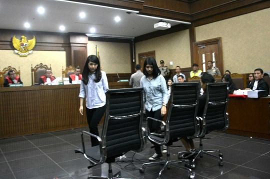 Kesaksian teman Mirna dan Jessica di sidang kopi bersianida