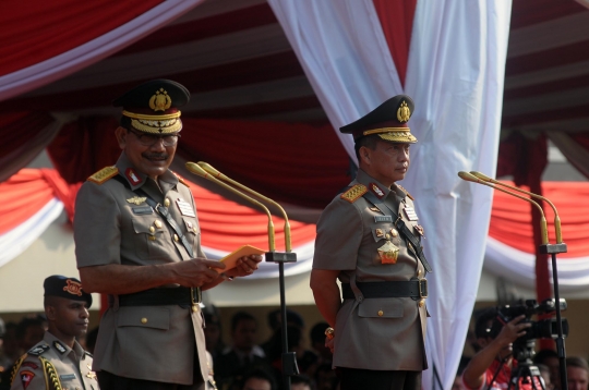 Momen saat Jenderal Tito Karnavian terima tongkat komando Kapolri