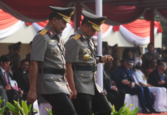 Momen saat Jenderal Tito Karnavian terima tongkat komando Kapolri