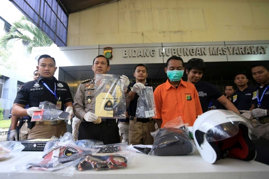 Polisi rilis barang bukti dan tersangka pembunuh Alika di Koja