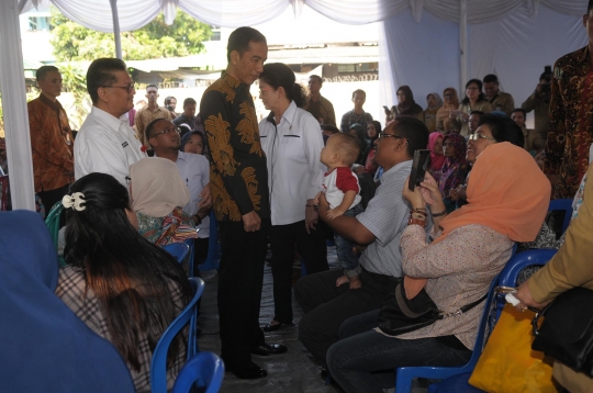 Presiden Jokowi sidak vaksinasi ulang di Puskesmas Ciracas