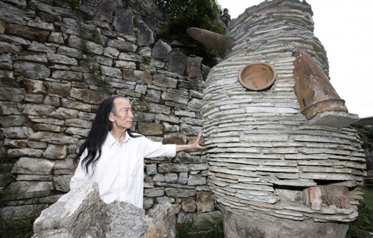 Megah dan eksotis istana batu buatan kakek 70 tahun di China