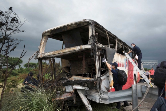 Puluhan penumpang tewas dalam kecelakaan bus di Taiwan