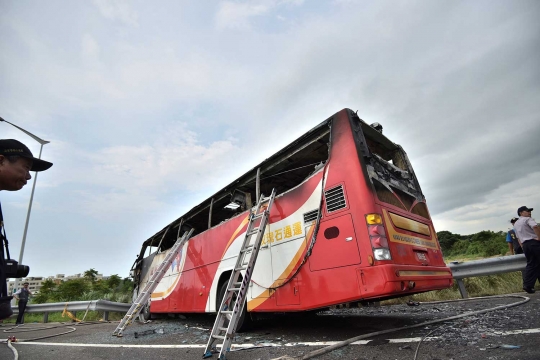 Puluhan penumpang tewas dalam kecelakaan bus di Taiwan