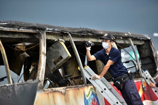 Puluhan penumpang tewas dalam kecelakaan bus di Taiwan
