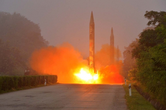 Kim Jong un luncurkan 3 rudal balistik ke arah Korsel