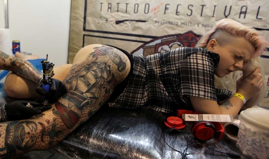 Para penggila tato di festival Tattoo Week SP 2016
