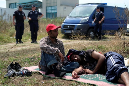 Usaha nekat para imigran gelap agar bisa masuk perbatasan