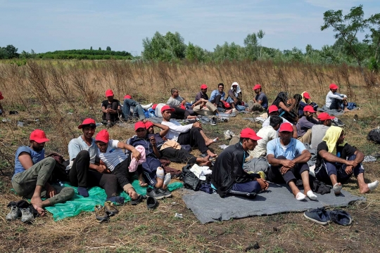 Usaha nekat para imigran gelap agar bisa masuk perbatasan