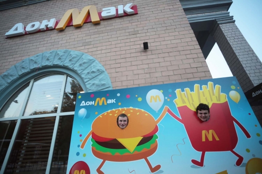 Uniknya DonMak, McDonald's tiruan ala Ukraina