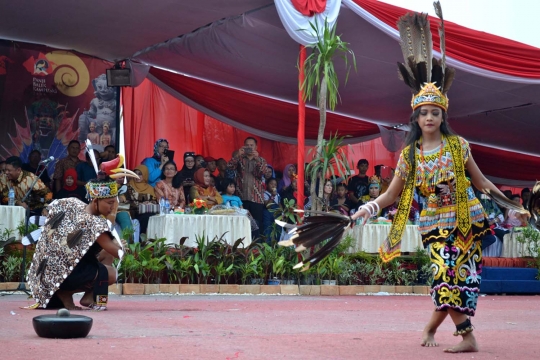 Semarak kemeriahan Tari Kolosal 1.000 Barong Nusantara di Kediri