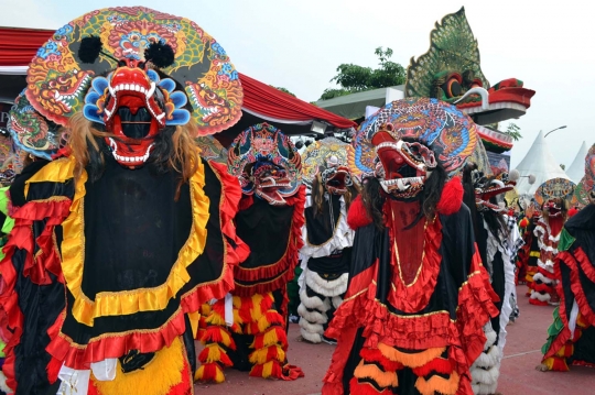 Semarak kemeriahan Tari Kolosal 1.000 Barong Nusantara di Kediri