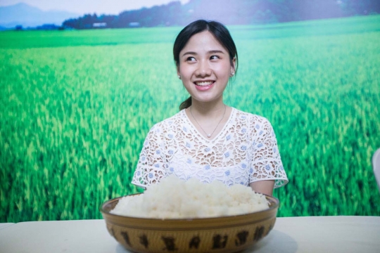 Melihat lahapnya si cantik Mi Zijun santap 4 kg nasi sekaligus