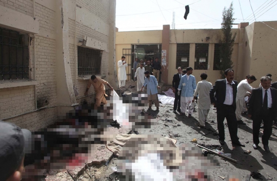 Mencekamnya serangan bom di rumah sakit Pakistan, 42 tewas