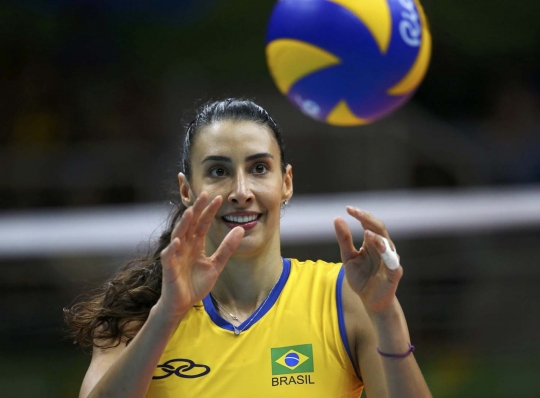 Aksi energik pemain voli cantik Brasil di Olimpiade 2016