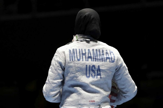 Aksi atlet muslimah berhijab pertama AS di ajang Olimpiade 2016