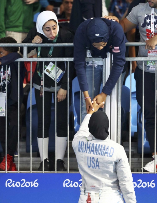 Aksi atlet muslimah berhijab pertama AS di ajang Olimpiade 2016